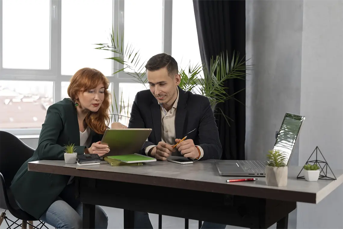 Conecta y Automatiza: Herramientas de CRM para Agentes Inmobiliarios