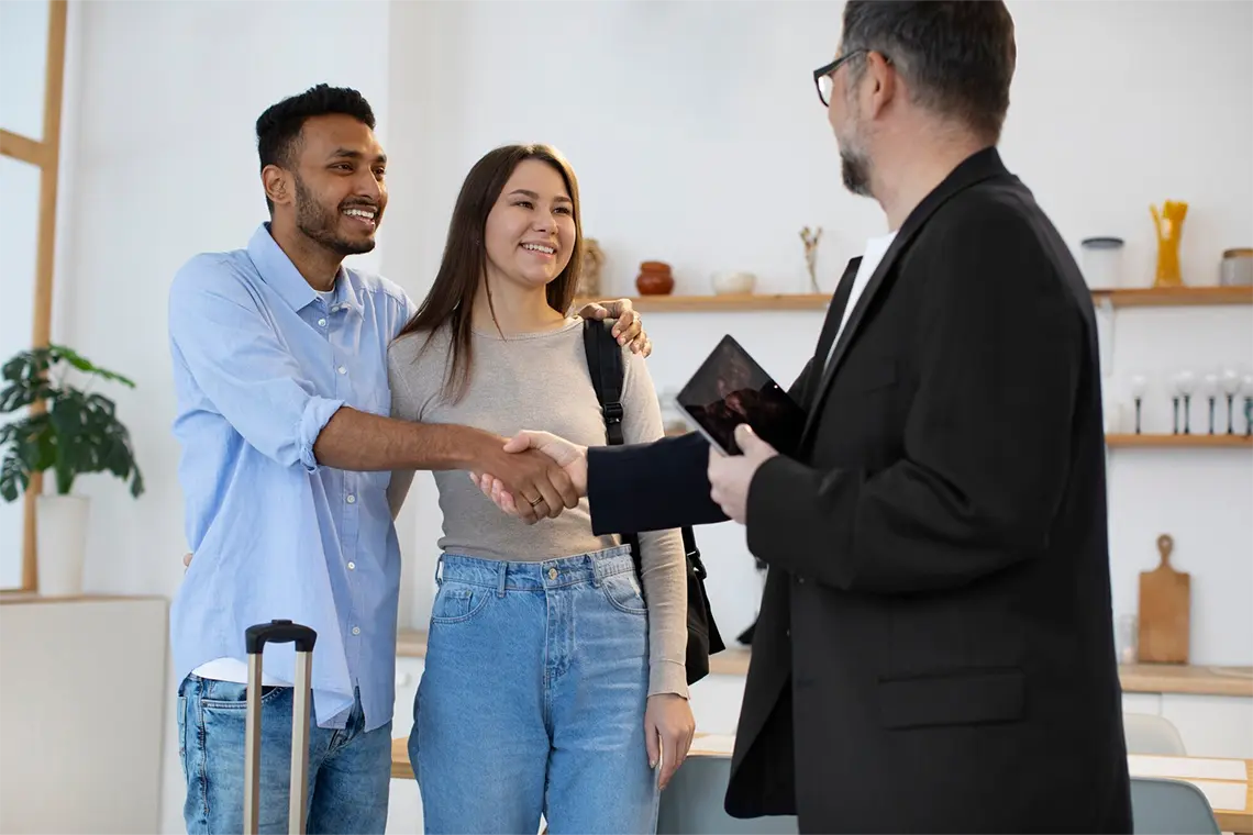 Navegando el Éxito: Estrategias de Marketing Online Inmobiliario
