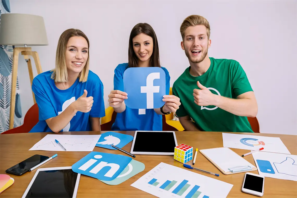 Tarea Asignada: Mantener una Presencia Activa en Redes Sociales Tarea Asignada: Fomentando la Excelencia en Redes Sociales para Agentes Inmobiliarios