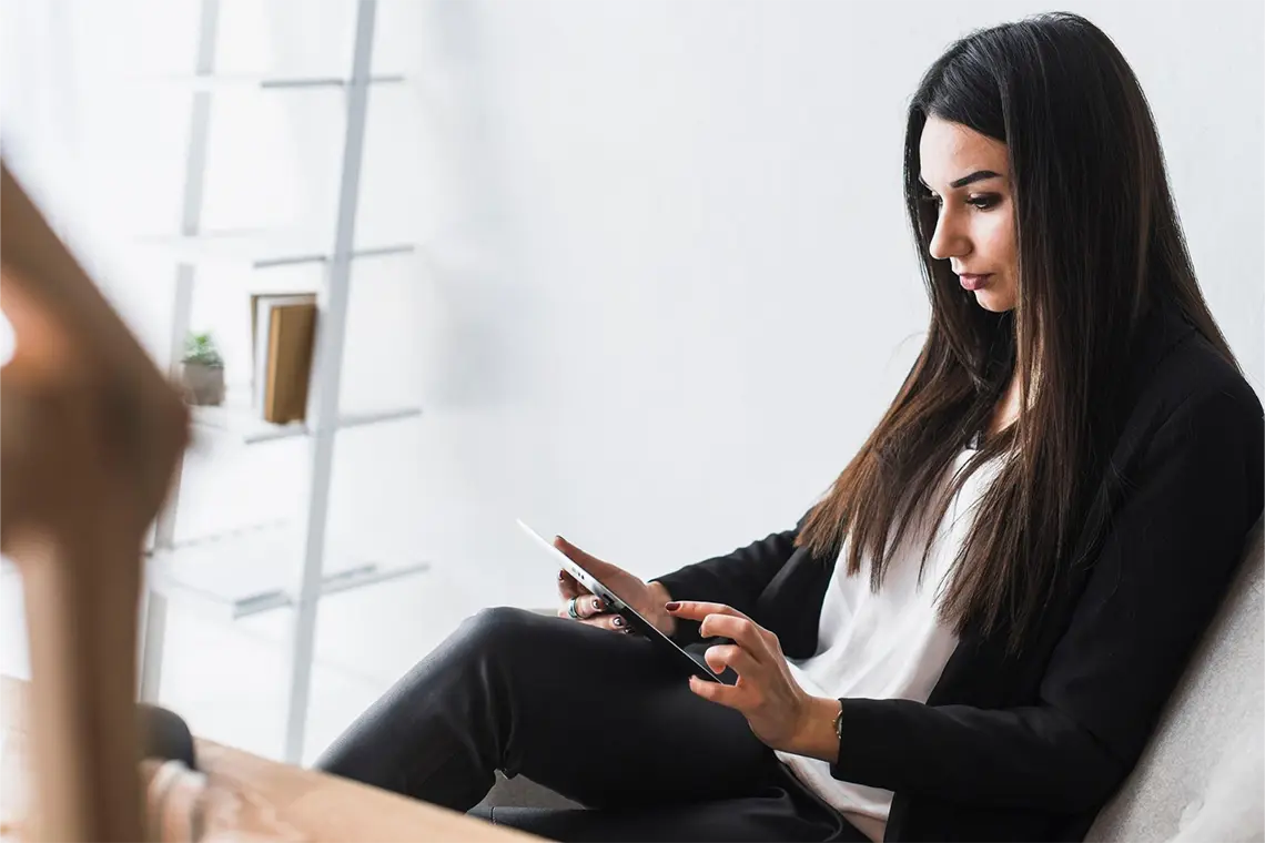 Descarga Estratégica: Uso Eficiente de Freepik en el Diseño Inmobiliario