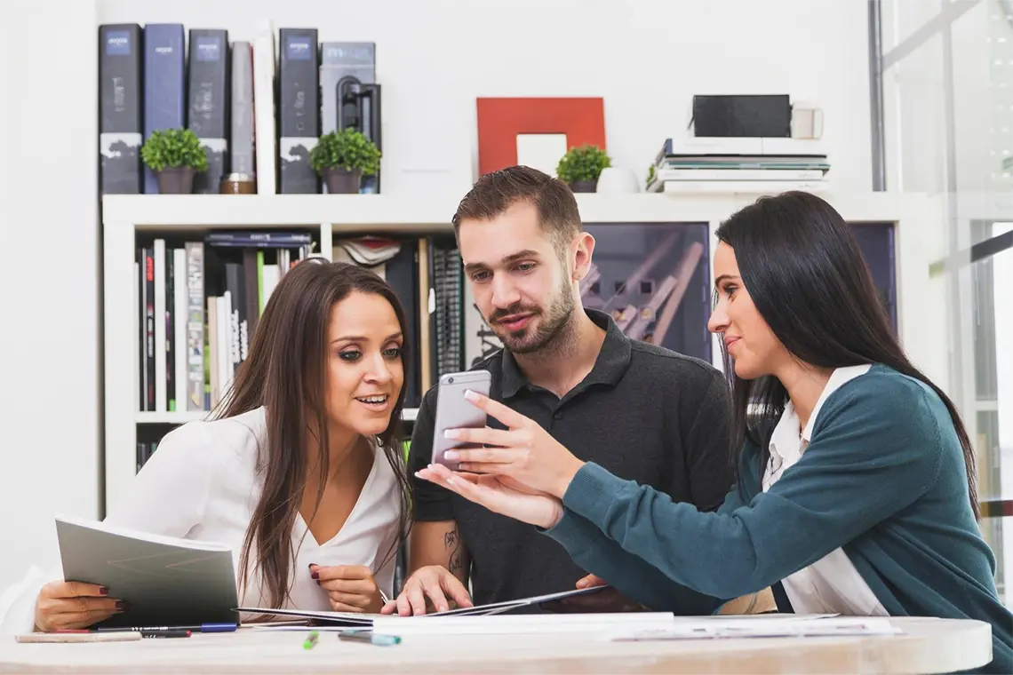 Tarea Asignada: Explorando Tendencias en Diseño Gráfico Inmobiliario