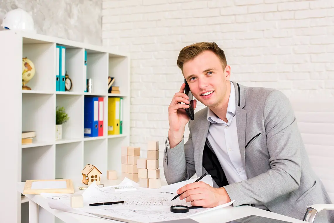 Desafío Continuo: Mejora en Diseño Gráfico para Agentes Inmobiliarios