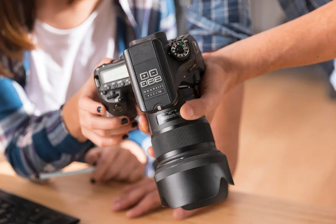 Estrategias para Capturar la Esencia de las Propiedades en Interiores y Exteriores Creador de Visiones: Sesión Práctica en Fotografía Inmobiliaria